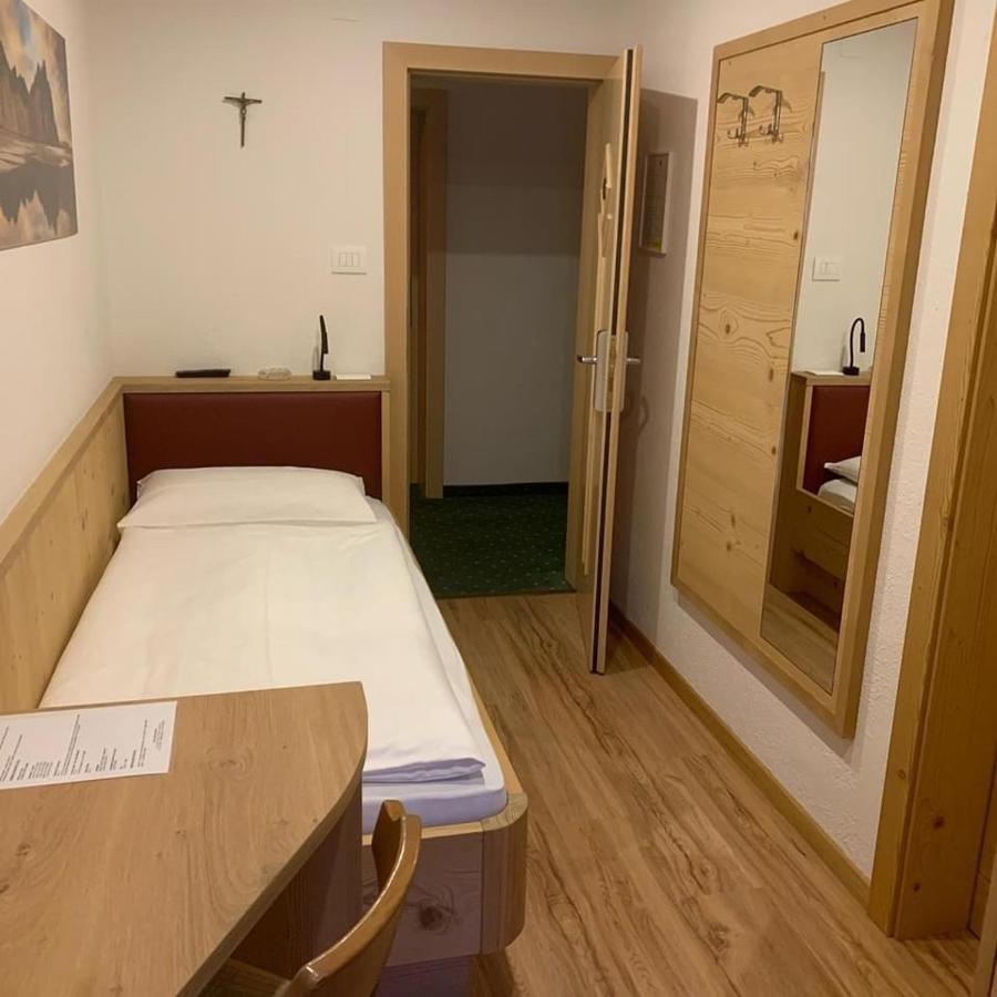 B&B Apartements La Palsa San Cassiano  Bagian luar foto