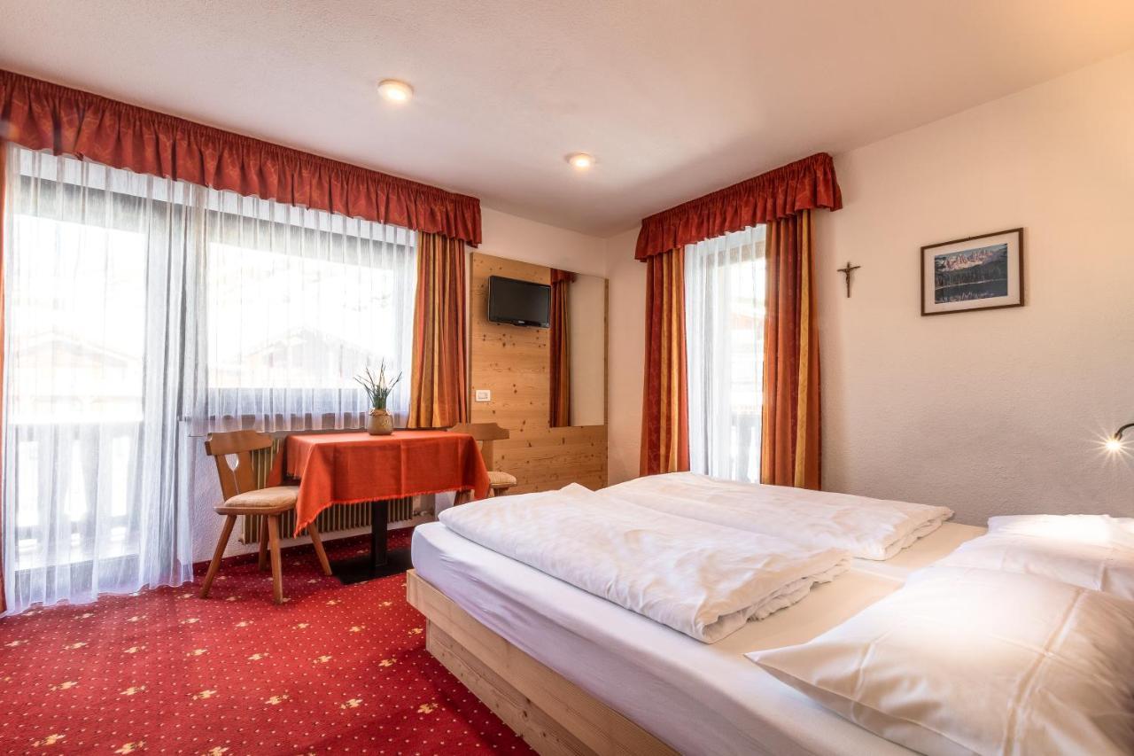 B&B Apartements La Palsa San Cassiano  Bagian luar foto