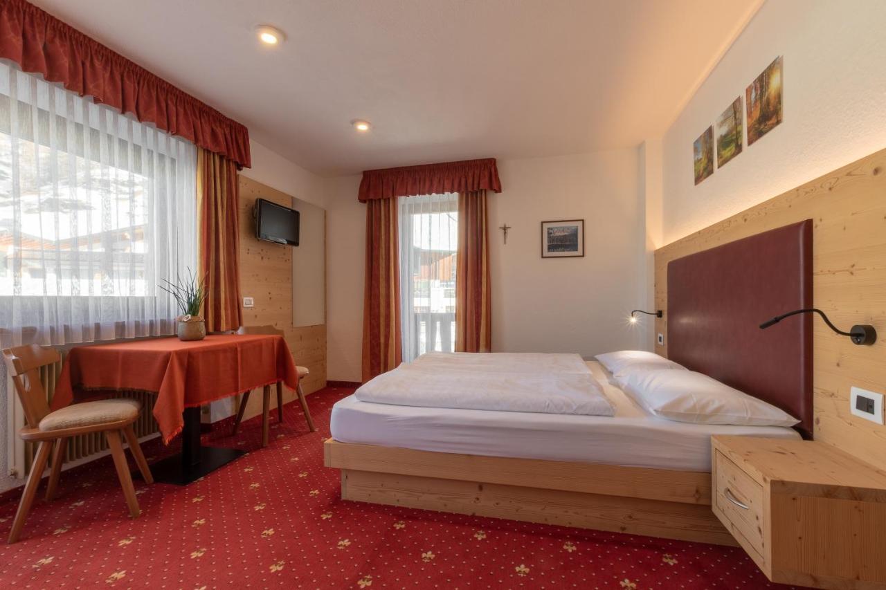 B&B Apartements La Palsa San Cassiano  Bagian luar foto