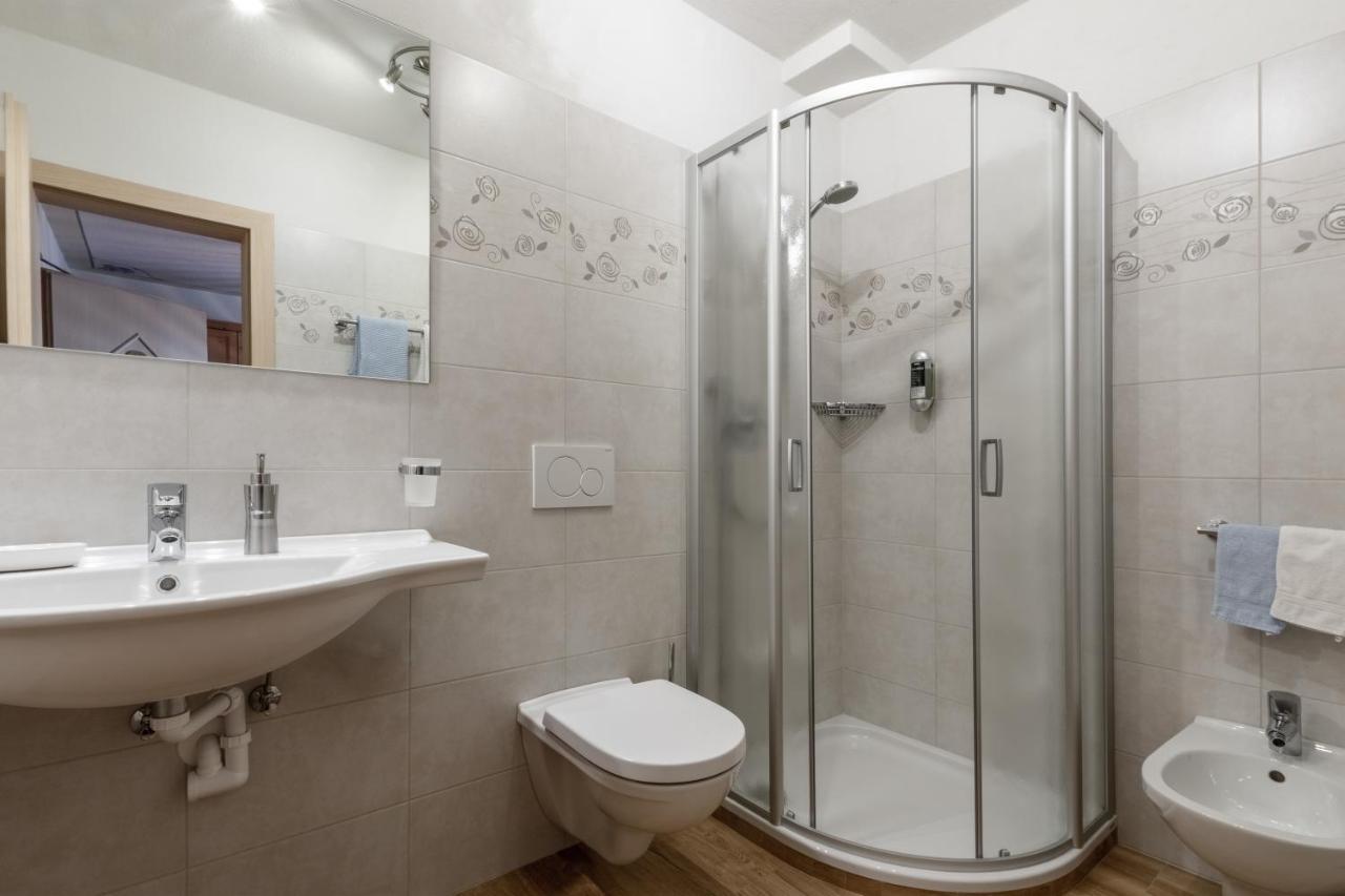 B&B Apartements La Palsa San Cassiano  Bagian luar foto